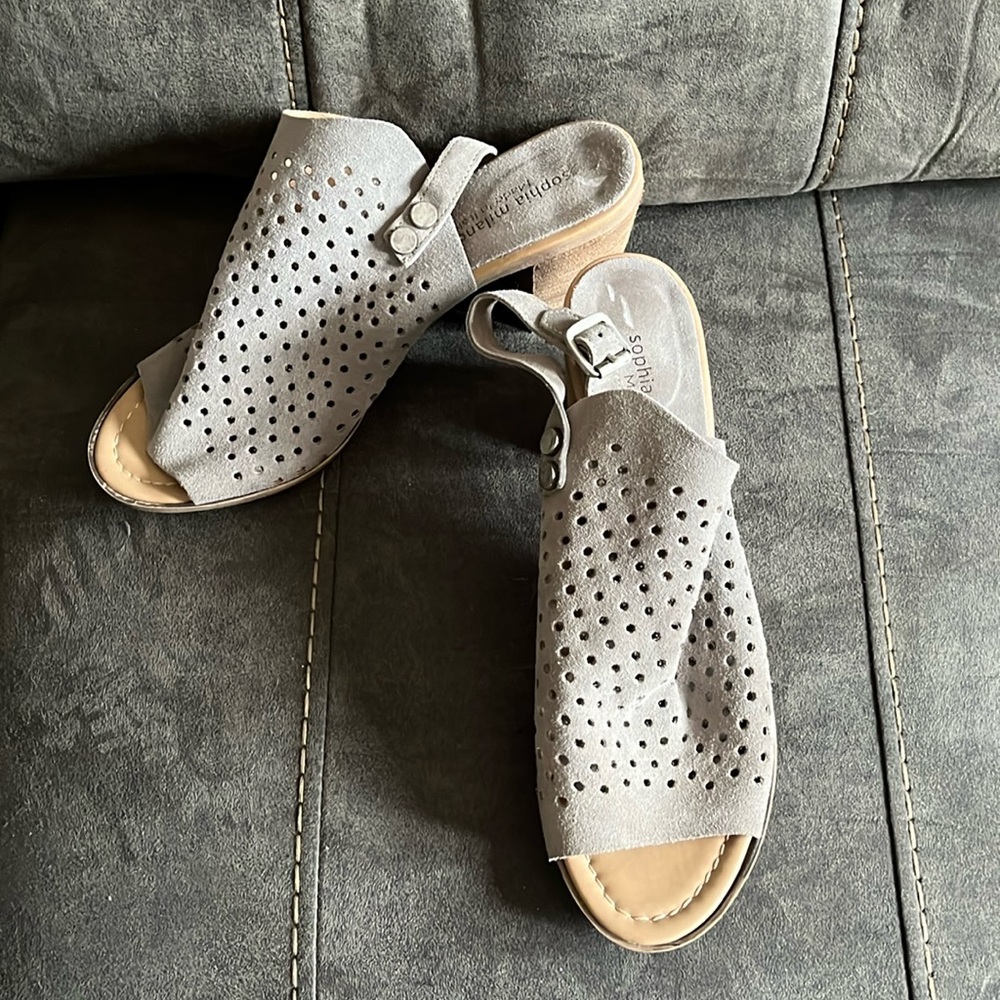 Sophia Milano Italian sandals